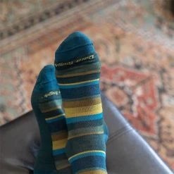 Darn Tough Druid Lightweight Lifestyle Crew Sock 9 Darn Tough Druid Lightweight Lifestyle Crew Sock -Men's Outdoor Gear BOT D2