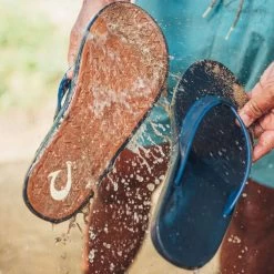 OluKai Koko'o Flip Flop - Men's -Men's Outdoor Gear MOOCMOOC D5